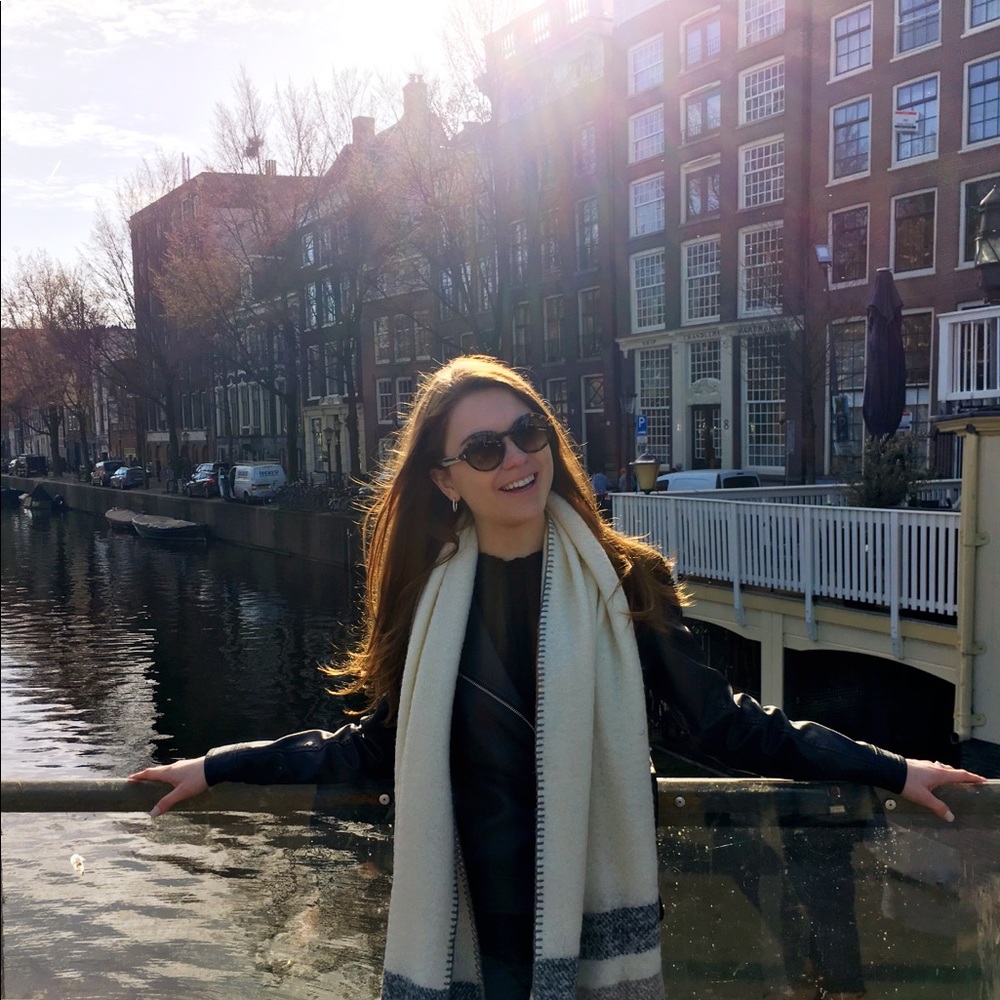 Meet your Posher, Lisa